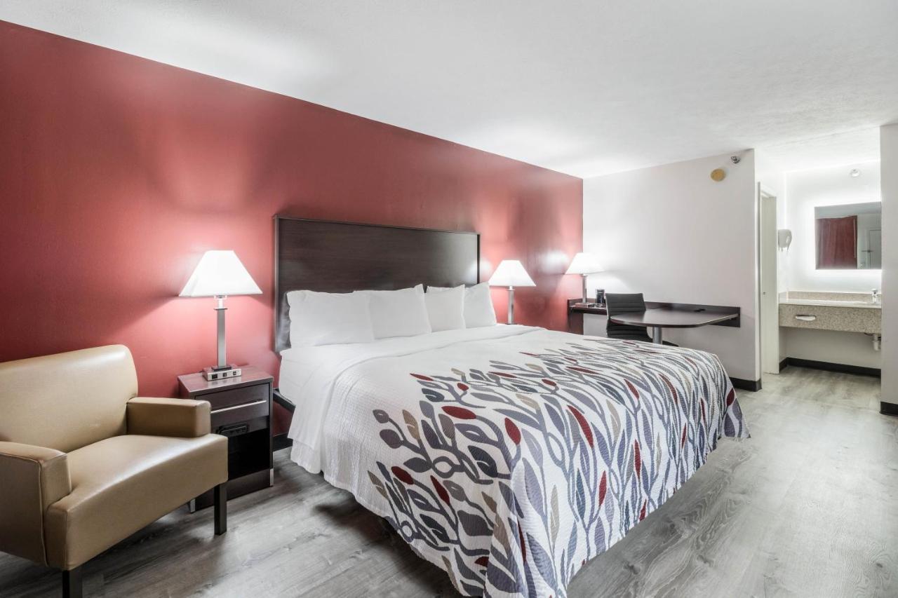 Red Roof Inn Cadiz Екстериор снимка