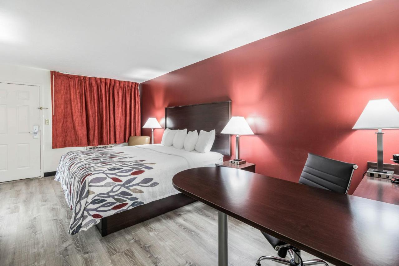 Red Roof Inn Cadiz Екстериор снимка