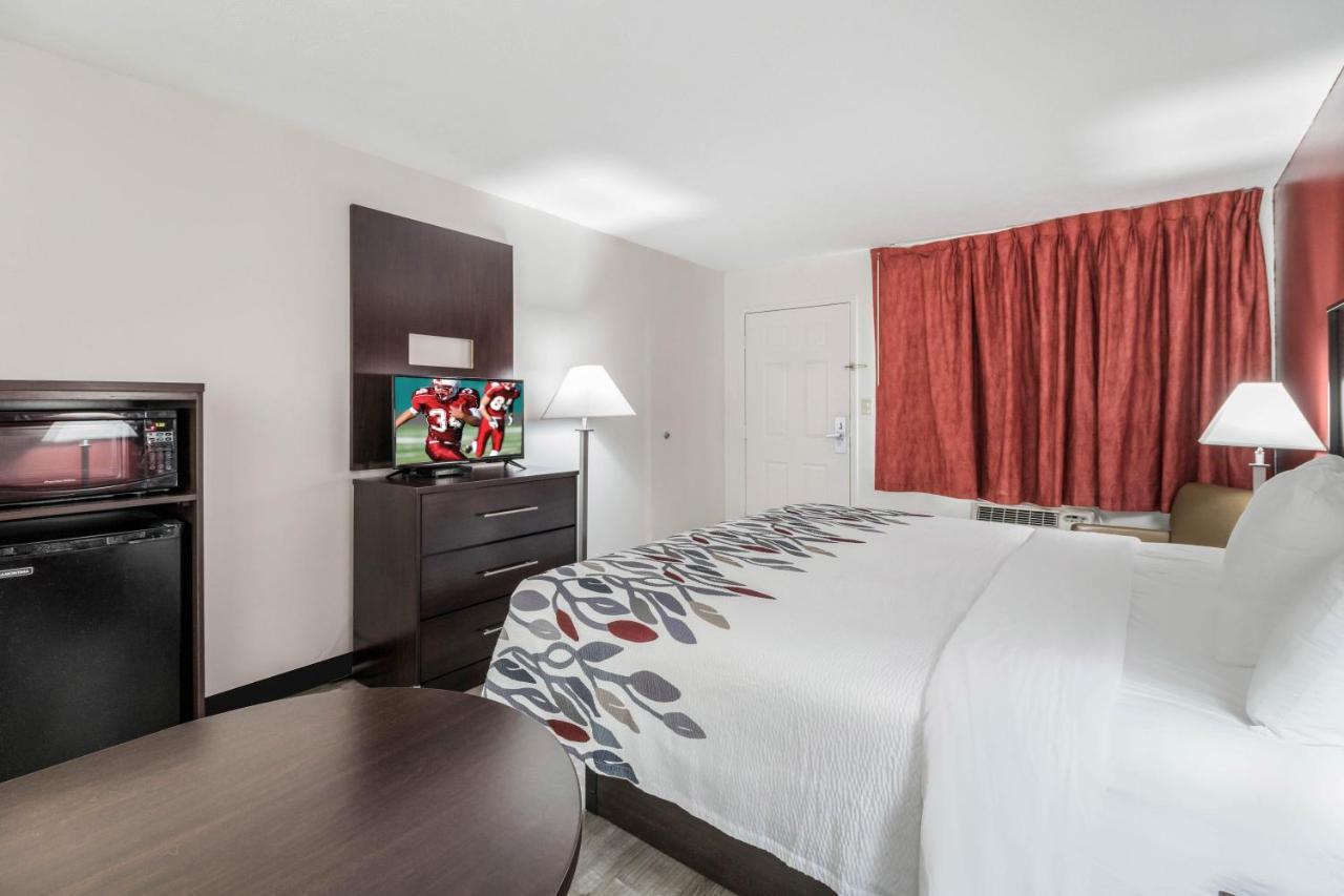 Red Roof Inn Cadiz Екстериор снимка
