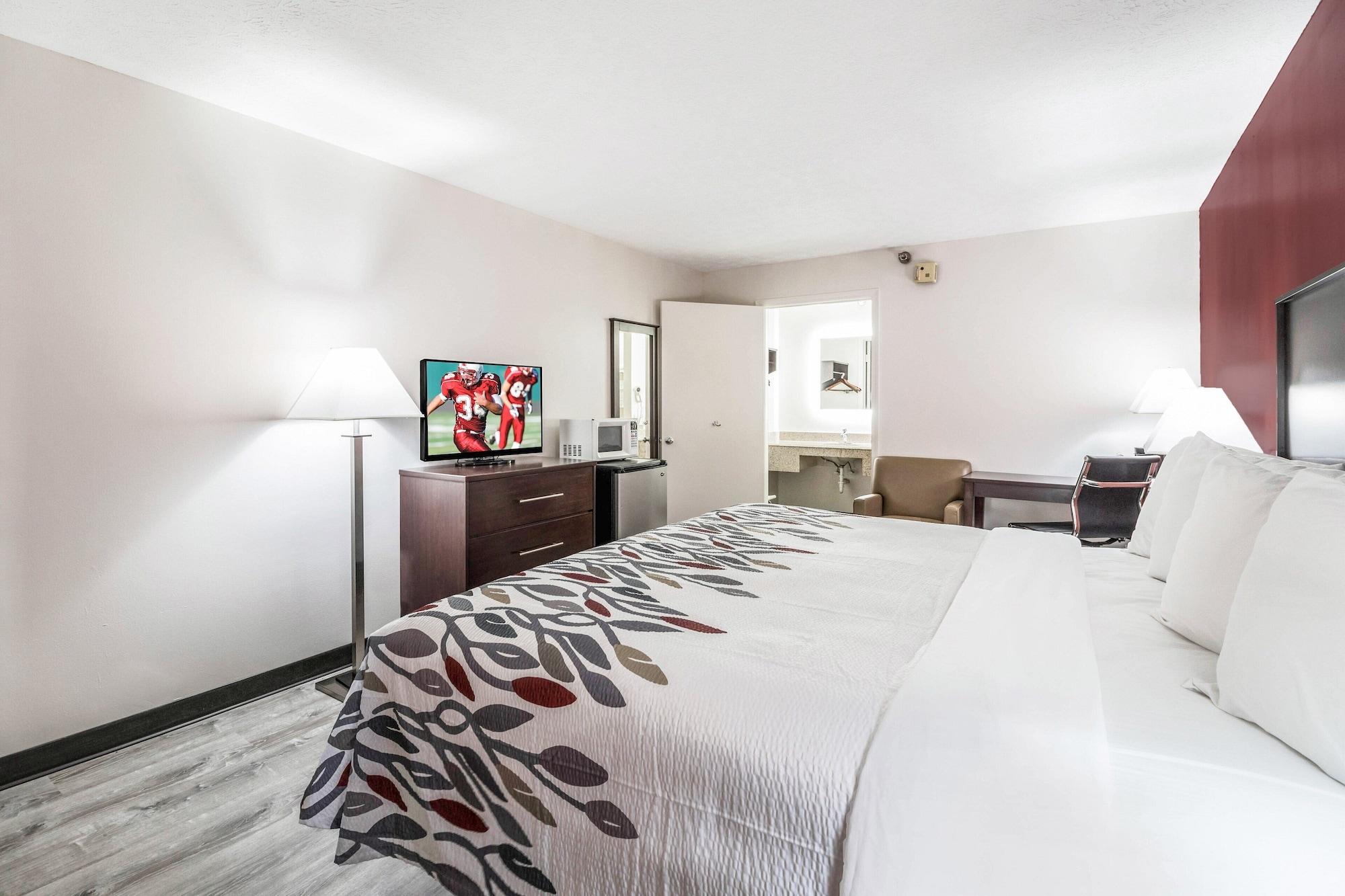 Red Roof Inn Cadiz Екстериор снимка