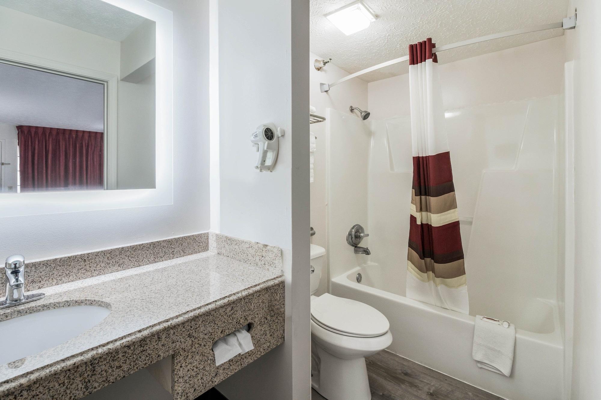 Red Roof Inn Cadiz Екстериор снимка