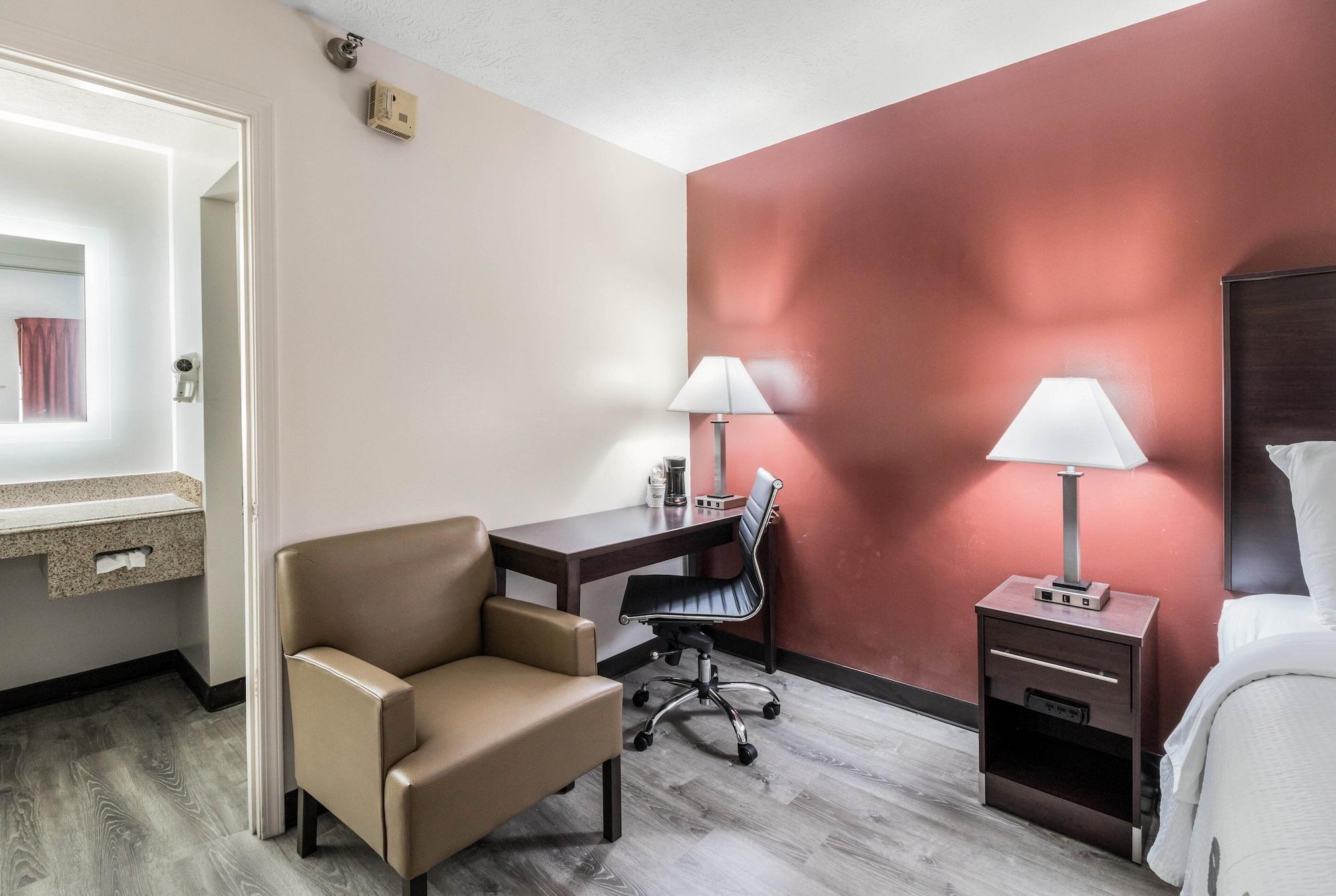 Red Roof Inn Cadiz Екстериор снимка